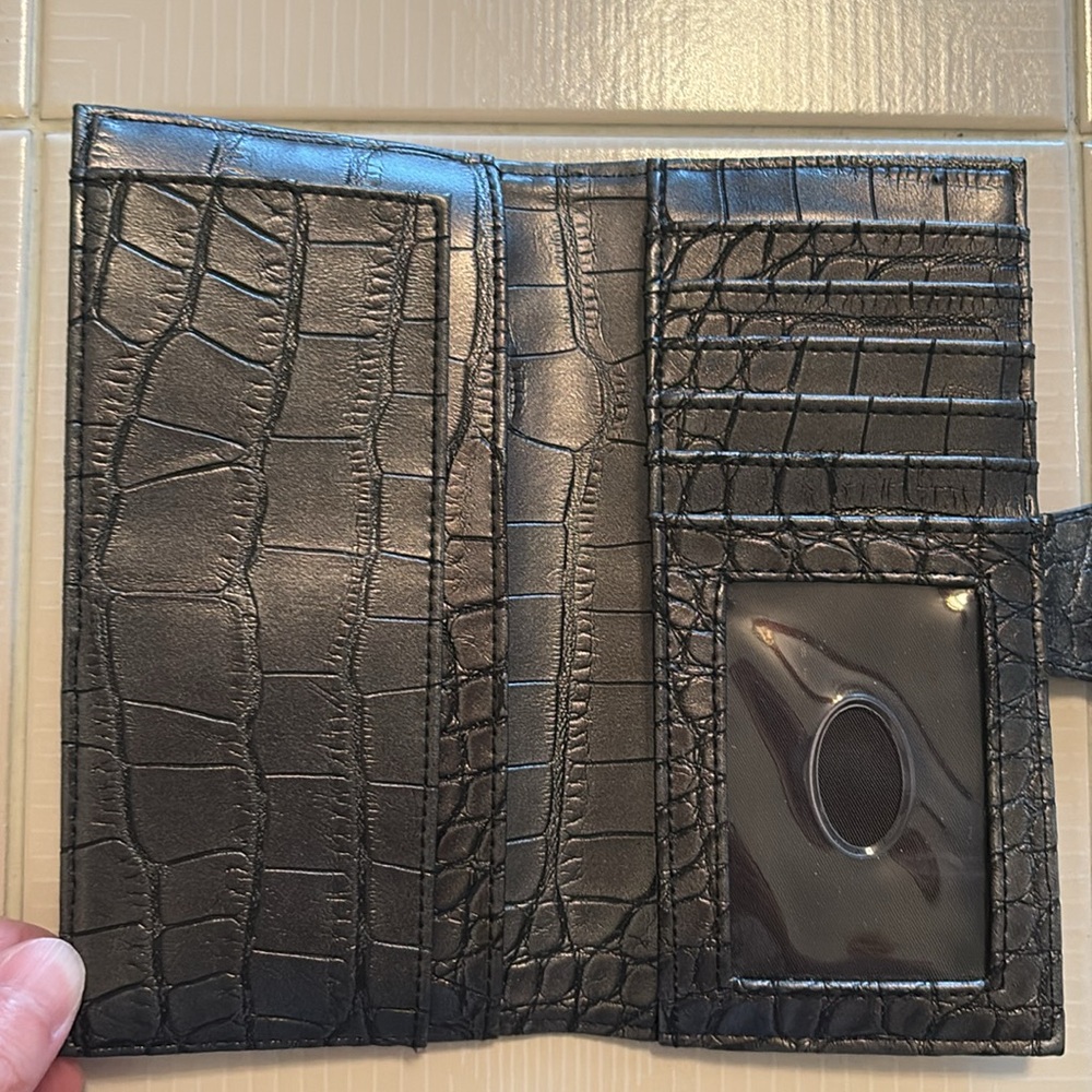 Guess Wallet - Picture 3 of 5
